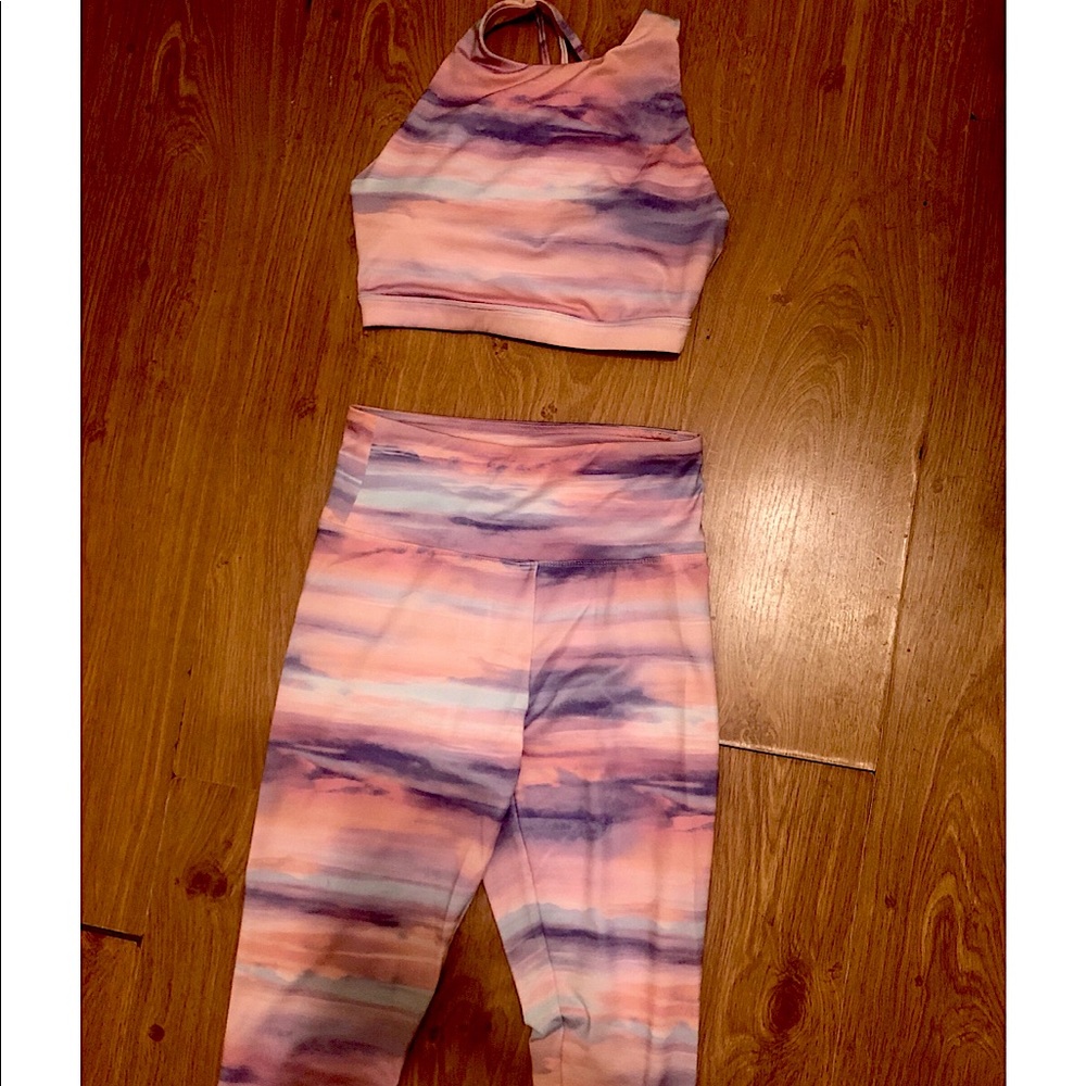 Forever 21 active set in size SMALL